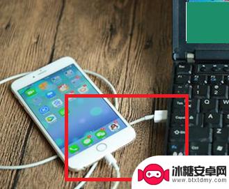 苹果手机照片怎么设置实况 win10如何导入iphone手机照片