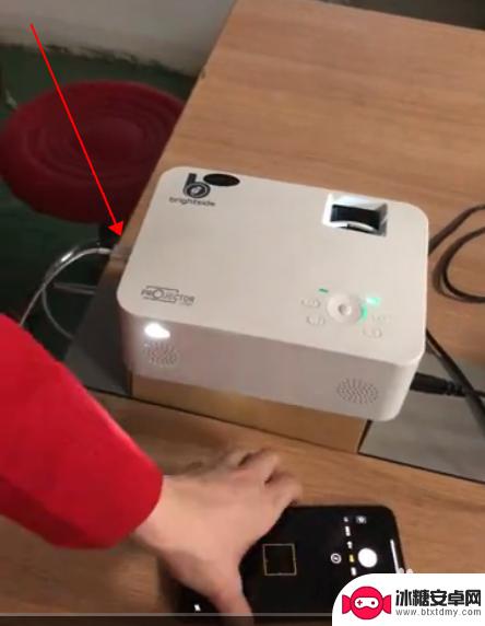 直接连接手机的投影仪 手机有线连接投影仪教程