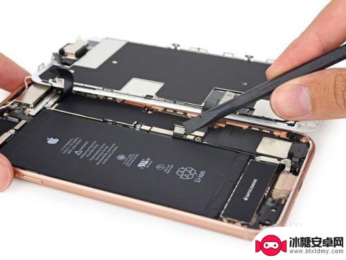 苹果的手机电池怎么拆 iPhone8电池更换教程