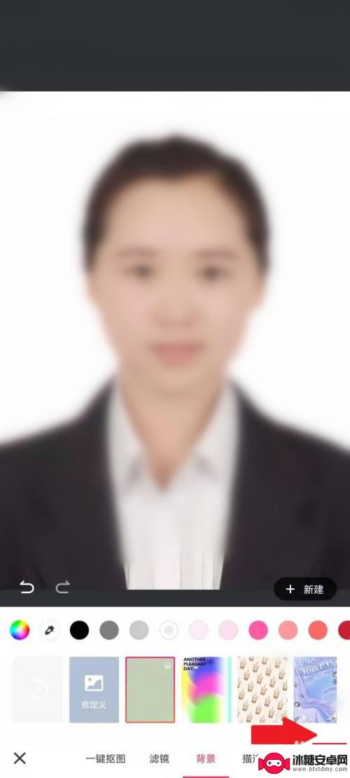 手机怎么调整照片背景为白色 手机拍照如何将背景改为白色