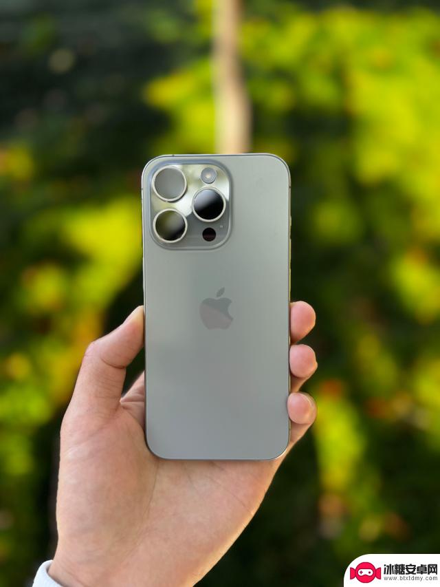 中国市场再次掀起苹果热潮!iPhone销量夺冠,背后操作高明