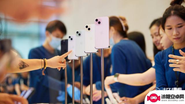 苹果官网全系降价，网友称iPhone15销售不佳，胜利属于等等党！