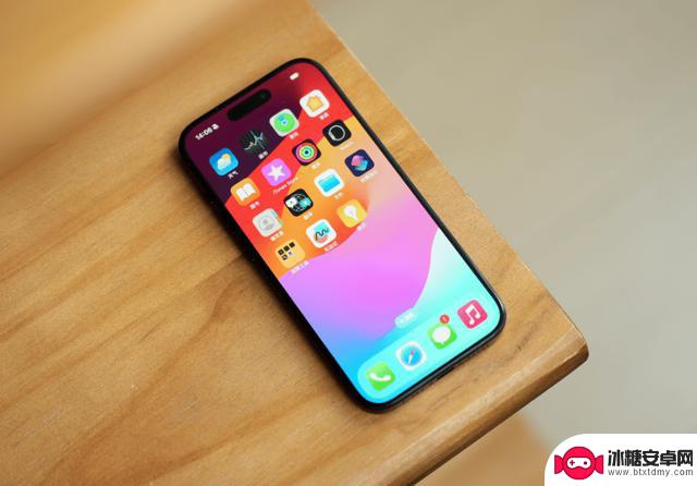 购买iPhone手机时避免盲目跟风，这4款几乎“毫无瑕疵”，六年来一直是首选