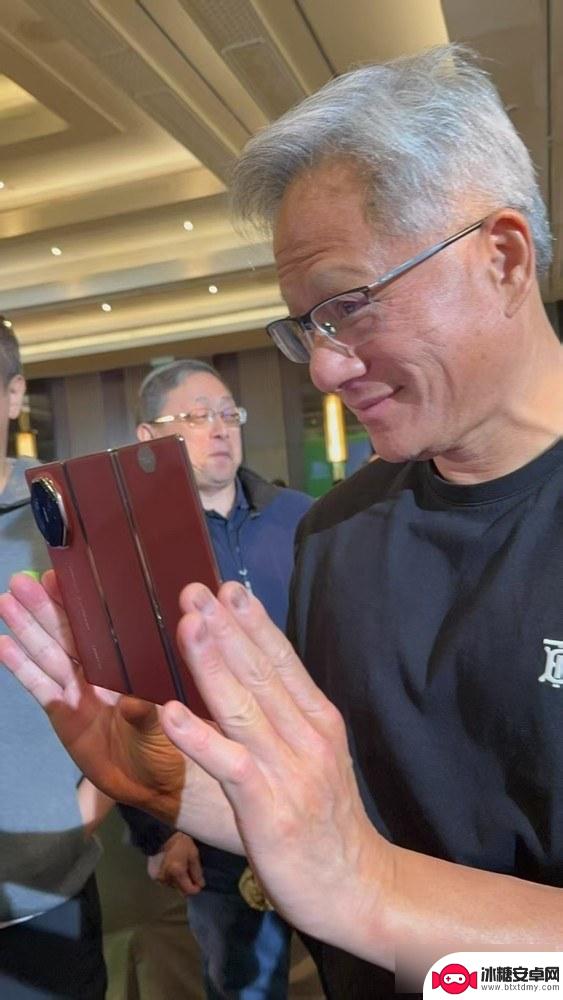 4万亿CEO偏爱小众机型:纯安卓与花哨系统谁更受欢迎?为何选择这种机型?