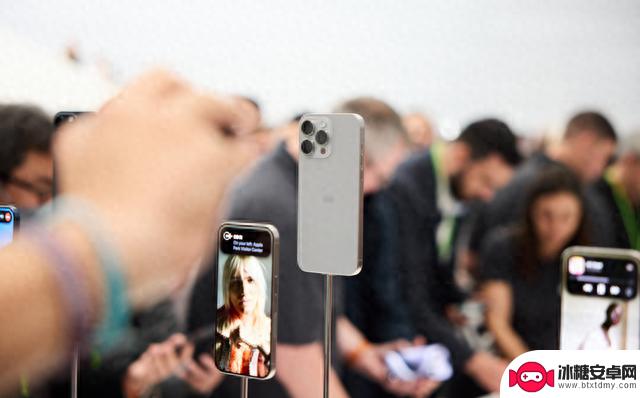 为什么这几年iPhone总被吐槽,但销量依旧很好?罗永浩一语中的!