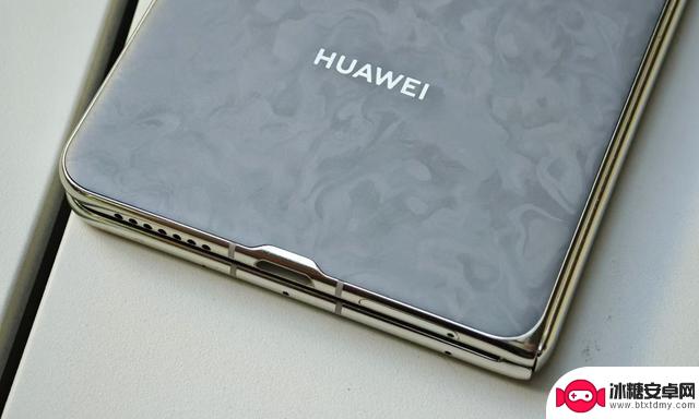 手机外观为何在功能机和智能机之间“越玩越没活”了？