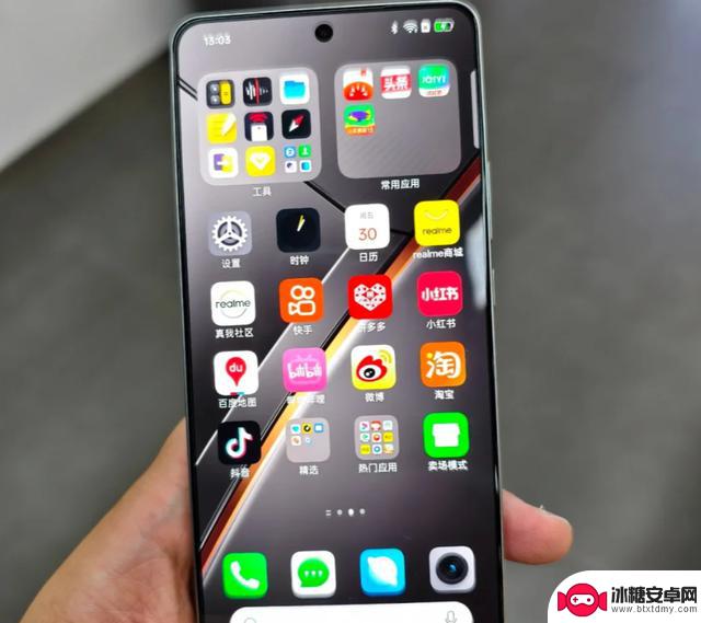 2025年口碑爆棚的5款手机,性价比高过一切,价格不是唯一标准